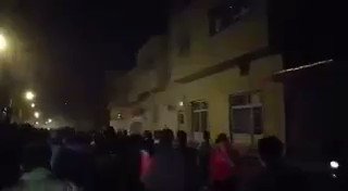 La gente del condado de Takestan, provincia de Qazvin ahora se resiste a la represión impuesta por la milicia Basij y la policía.