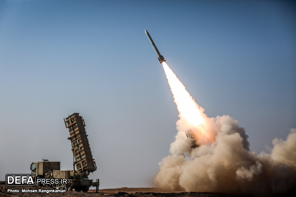 Launches of Sayyad-3 SAM from Iranian 15th Khordad system during air defence drills Modafean-e-Aseman-e-Velayat 98 in Semnan province