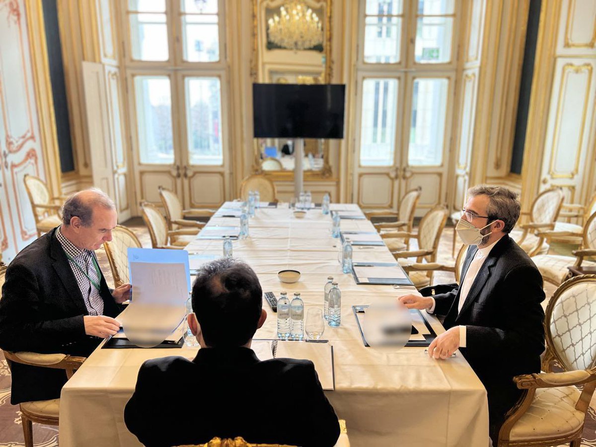 Iran chief negotiator @Bagheri_Kani and EU's @enriquemora_ are now having a bilateral meeting