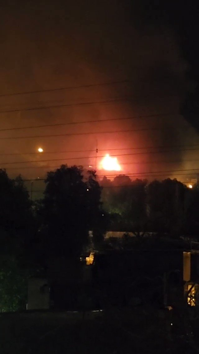 Video said to show a pretty big fire at Tehran's  Evin Prison. Iranian media reporting the same. No comment from the city's fire department yet
