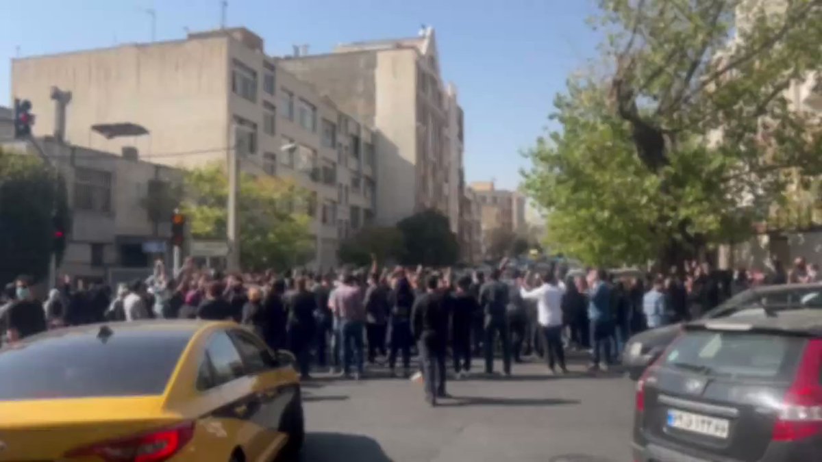 Protest gathering by doctors and dentists in Tehran, to mark the 40th day of Mahsa Amini's death, but also likely over anger at the abduction by government enforcers of Fatemeh Mashhadi