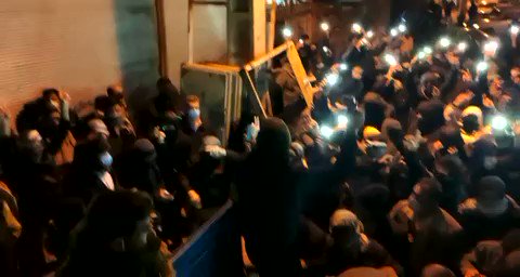 Demonstrators have gathered in front of mosque in the Kurdish city of Piranshar to prevent the IRGC to take the bodies of two demonstrators who have been killed by the IRGC. The mosque is playing Kurdish songs