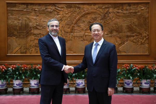 Iran DepFM @Bagheri_Kani met China DepFM today in Beijing, discussing bilateral and regional issues including Gaza. Iran’s deputy FM Ali Bagheri met China deputy FM today in Beijing, discussing a range of bilateral and regional issues. Among others, they discussed the situation in Gaza, human rights, terrorism and the talks on lifting the sanctions