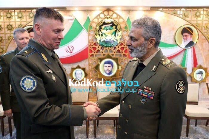 El comandante de las Fuerzas Aéreas de Bielorrusia llegó hoy en visita especial a Irán, donde se reunió con su homólogo iraní.