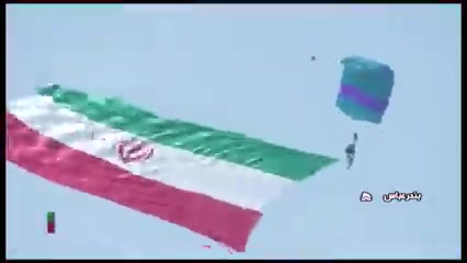 Der Iran hält seine größte Marineübung in der Straße von Hormus ab, an der Zerstörer und Schiffe der iranischen Marine und der Marine der IRGC teilnehmen.