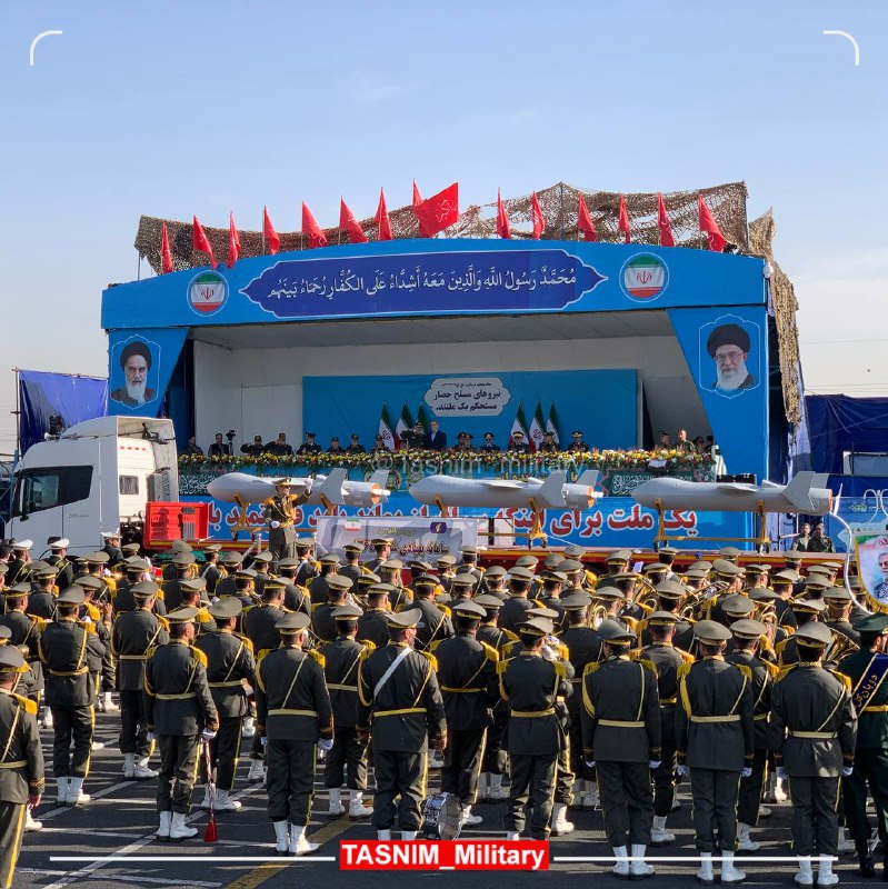 Shahed 136B werd vandaag gepresenteerd tijdens een militaire parade in Iran