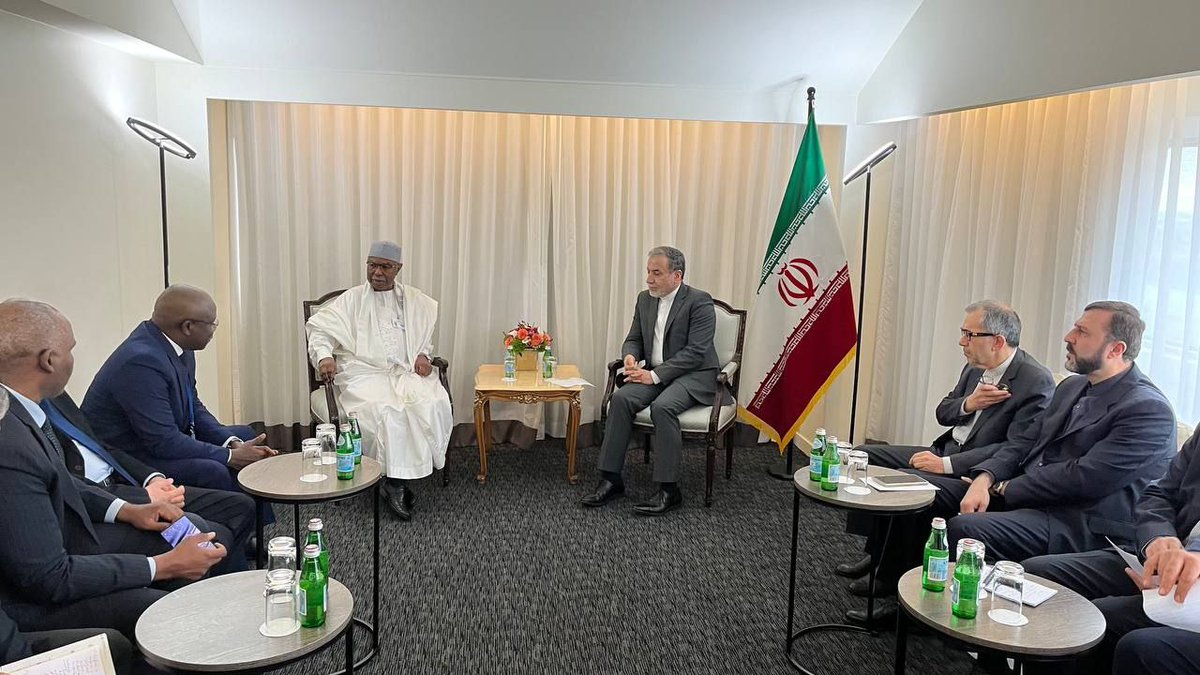 De Iraanse minister van Buitenlandse Zaken hield een spoedvergadering met de secretaris-generaal van de Organisatie voor Islamitische Samenwerking (OIC) in New York, waarbij hij opriep tot een spoedtop van staatshoofden van de OIC om de situatie in Libanon en de regio te bespreken na de Israëlische moorden in Beiroet.