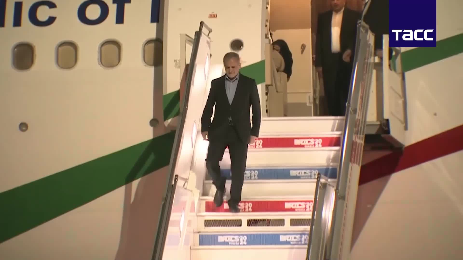 Iranian President Masoud Pezeshkian Arrives in Kazan to Attend BRICS Summit