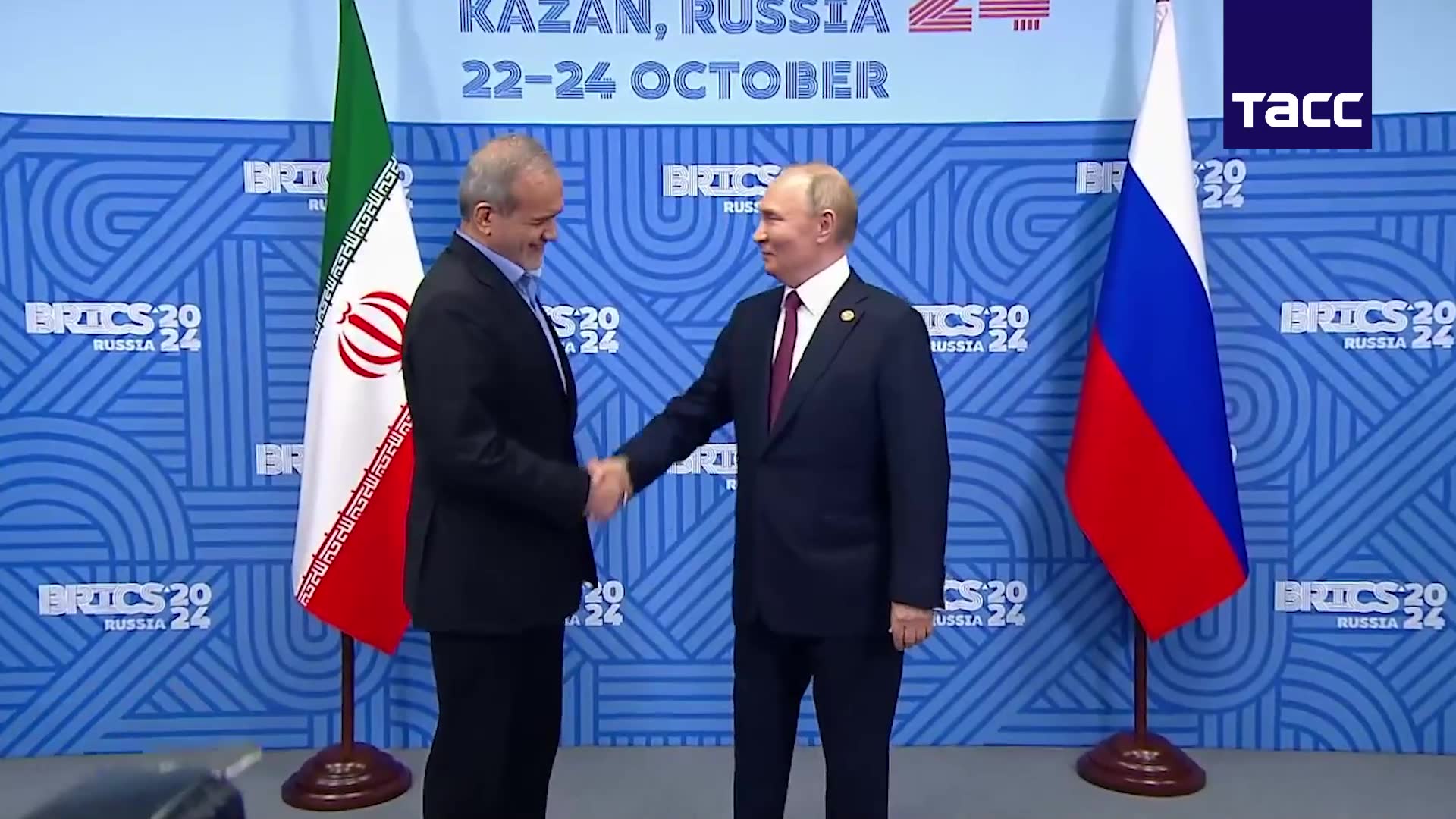 Putin began meeting with Iranian president at BRICS summit. He said comprehensive partnership agreement with Iran will be signed soon