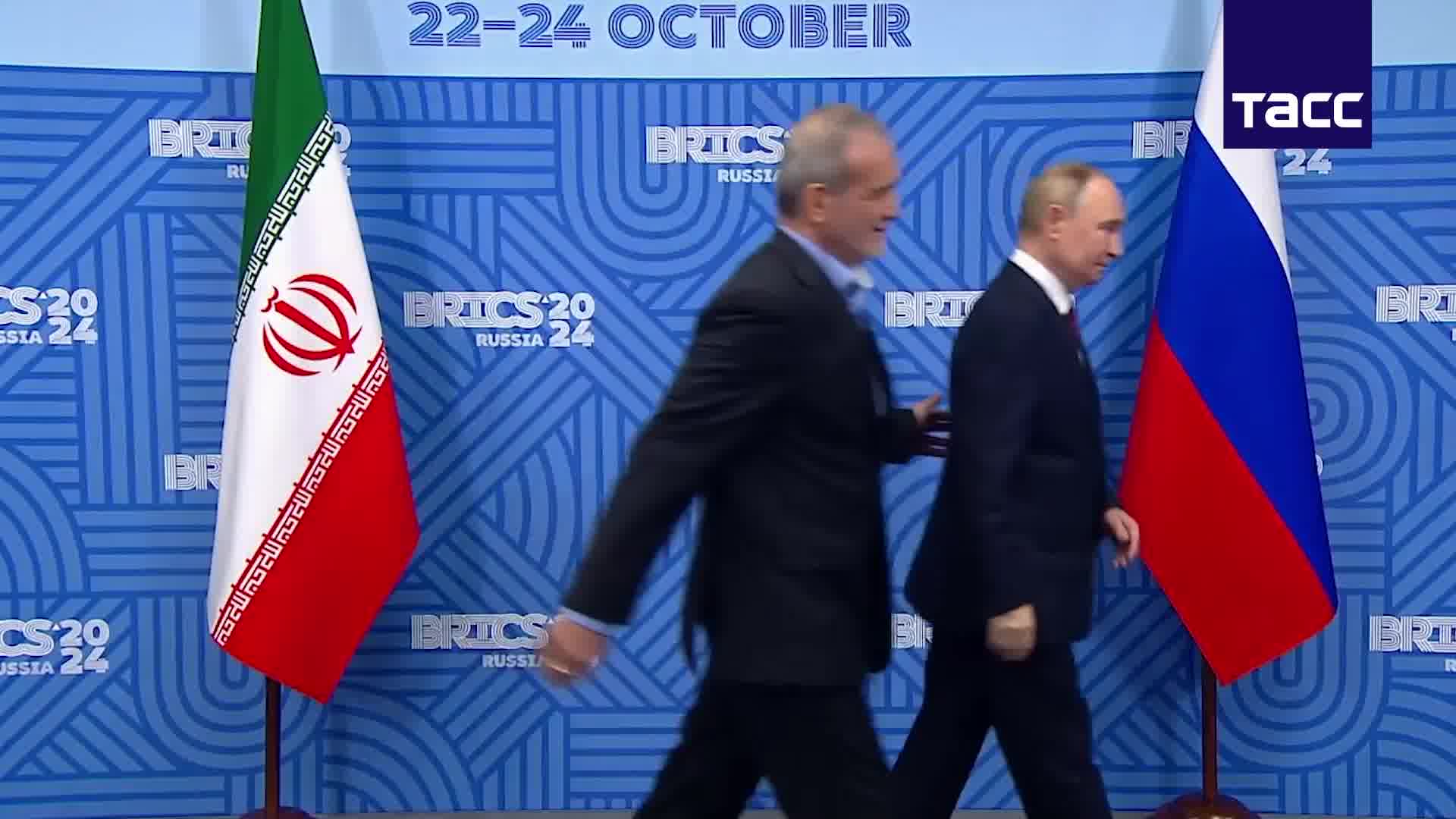 Putin began meeting with Iranian president at BRICS summit. He said comprehensive partnership agreement with Iran will be signed soon