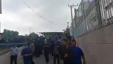 Proteste von Krankenschwestern in Ahvaz. Demonstranten skandieren: „Ruft für eure Rechte