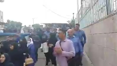 Proteste von Krankenschwestern in Ahvaz. Demonstranten skandieren: „Ruft für eure Rechte