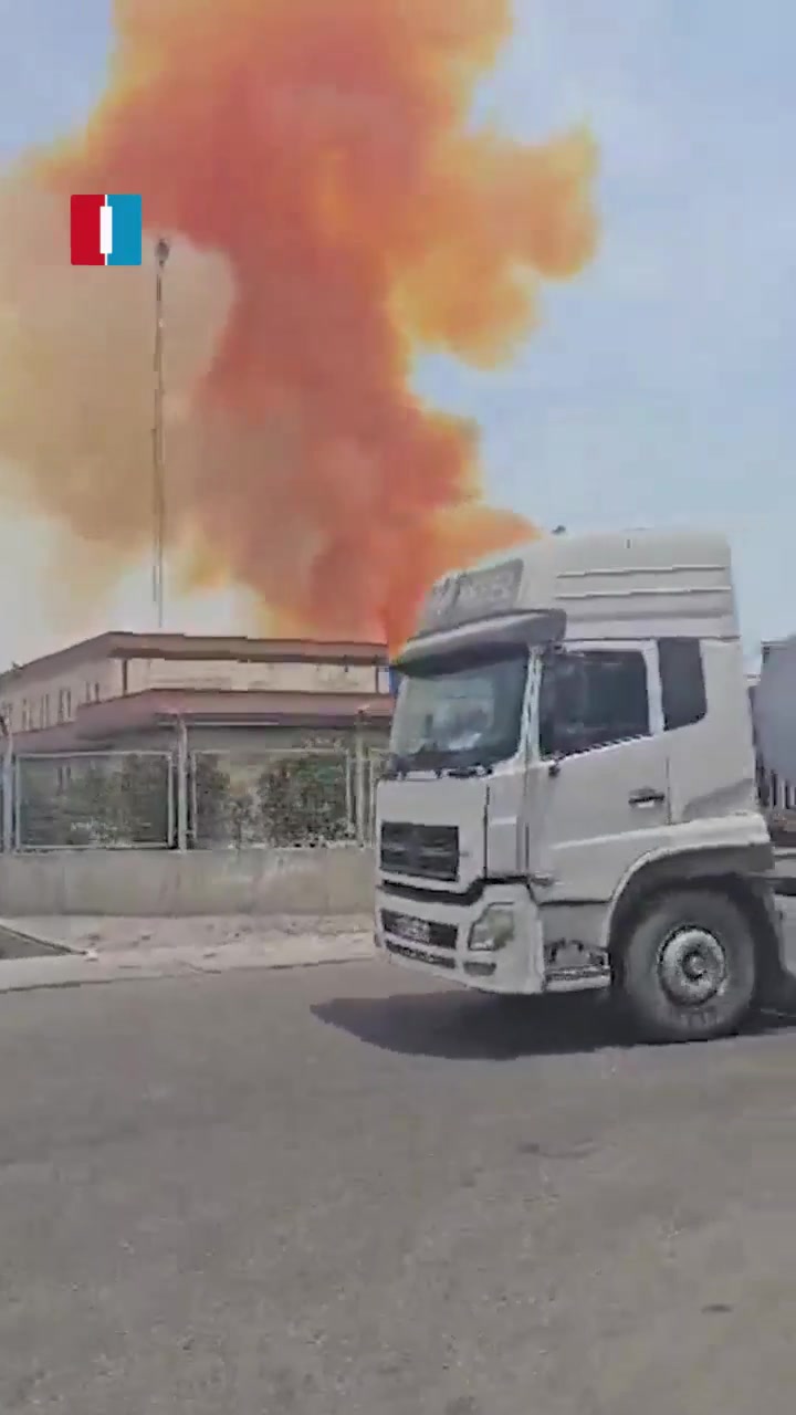 Footage shows the moment a powerful blast struck Iran’s Shahid Rajaee port in Bandar Abbas