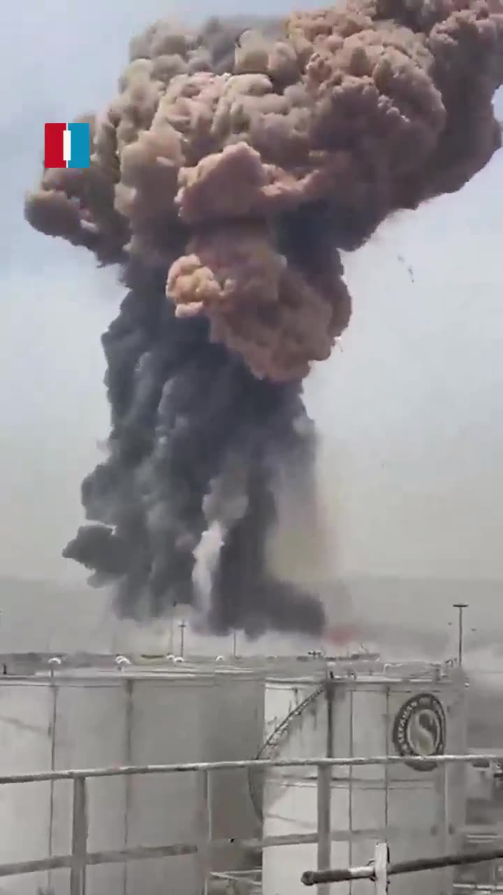 Footage shows the moment a powerful blast struck Iran’s Shahid Rajaee port in Bandar Abbas