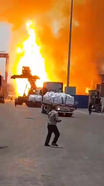 New footage of the moment deadly explosion rocked southern Iranian port of Bandar Abbas