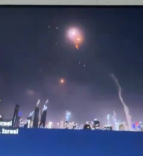 Additional footage of an Iranian ballistic missile impacting near the center of Tel Aviv