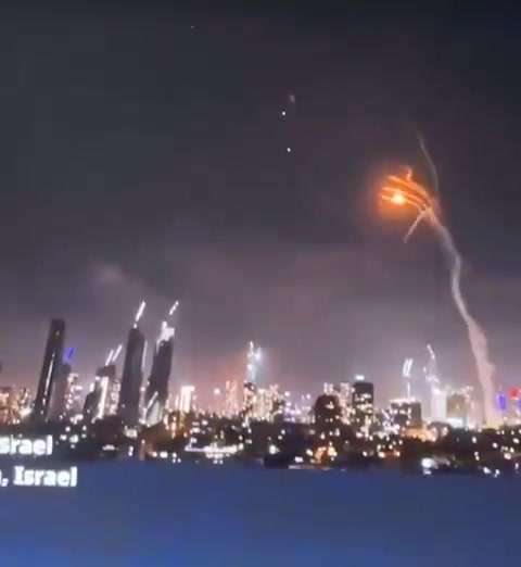 Additional footage of an Iranian ballistic missile impacting near the center of Tel Aviv