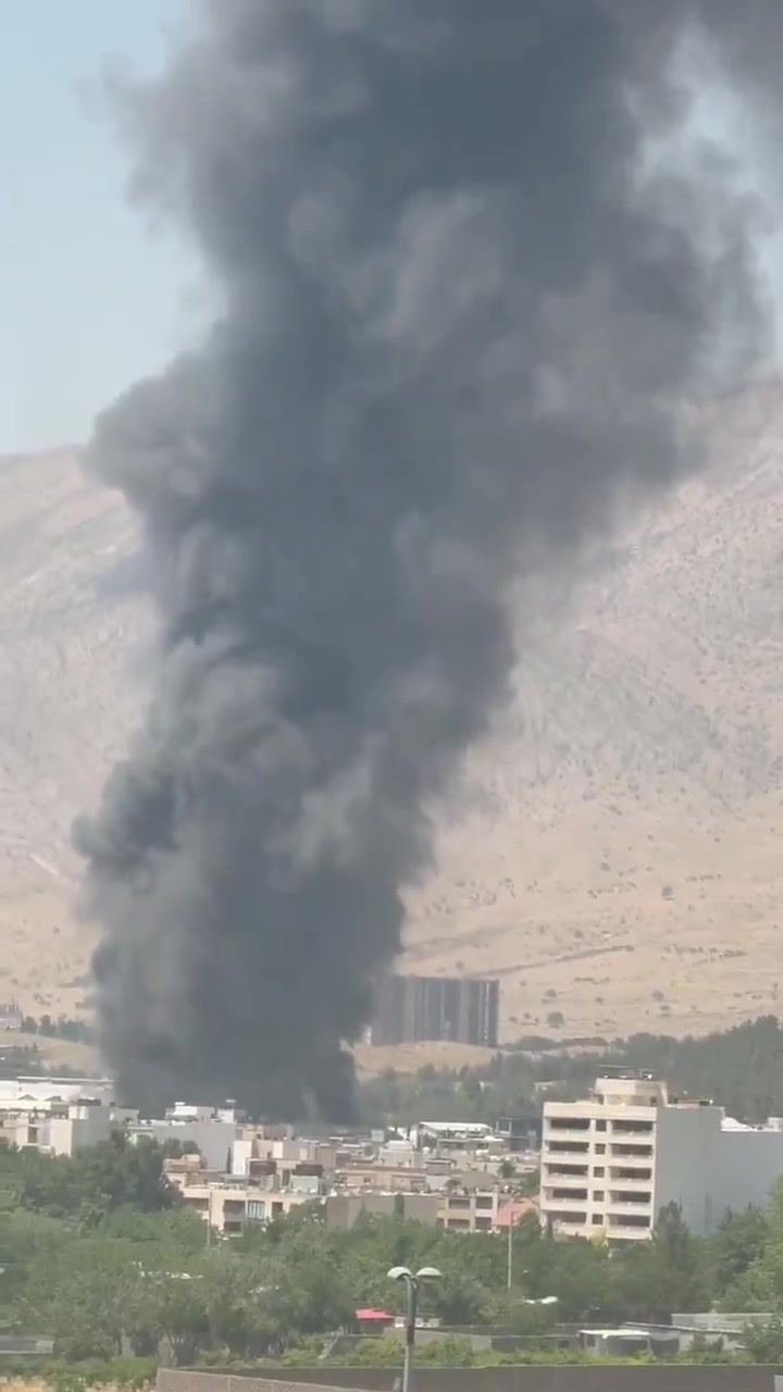 Smoke rising from Shiraz due to an airstrike in the last 10 minutes