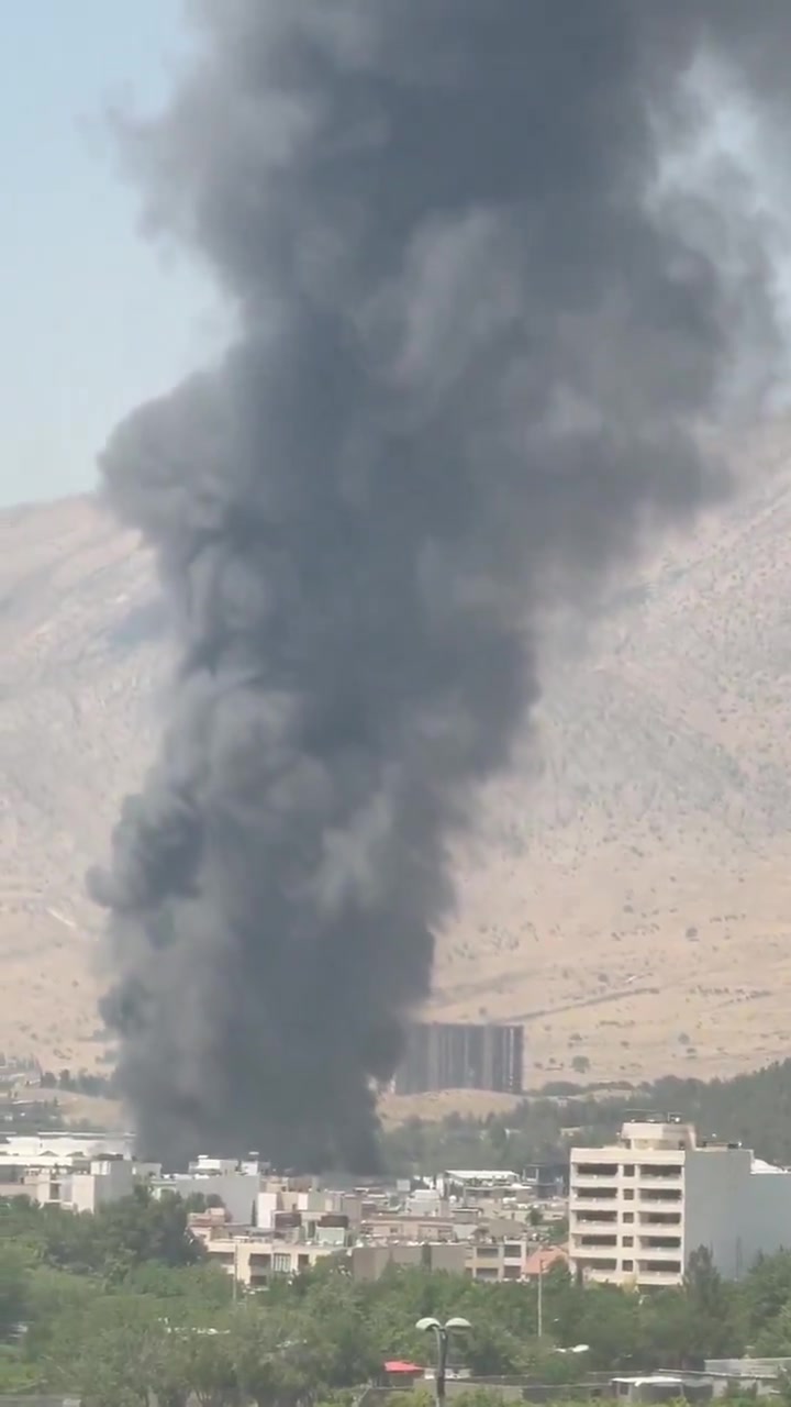 Smoke rising from Shiraz due to an airstrike in the last 10 minutes
