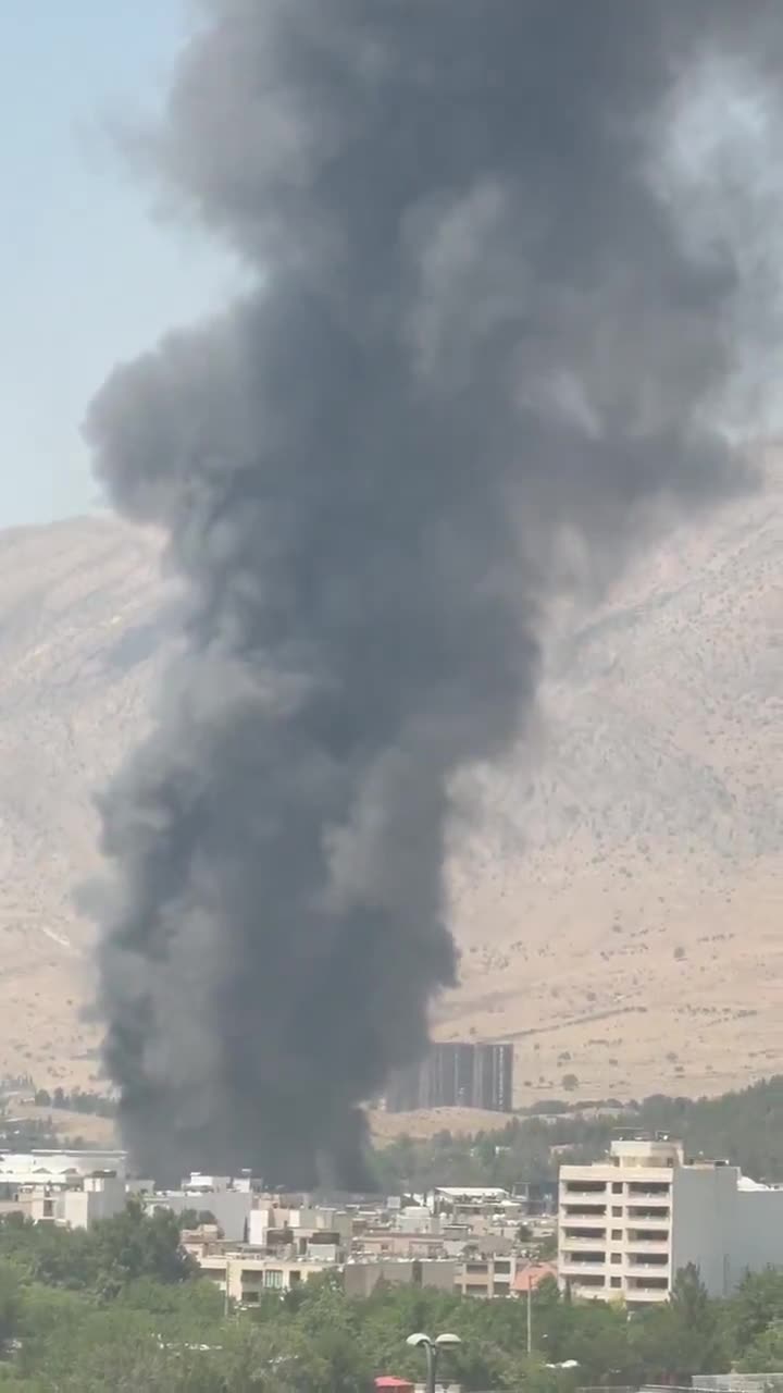 Smoke rising from Shiraz due to an airstrike in the last 10 minutes