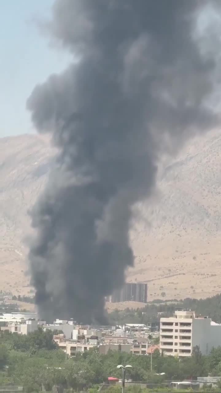 Smoke rising from Shiraz due to an airstrike in the last 10 minutes