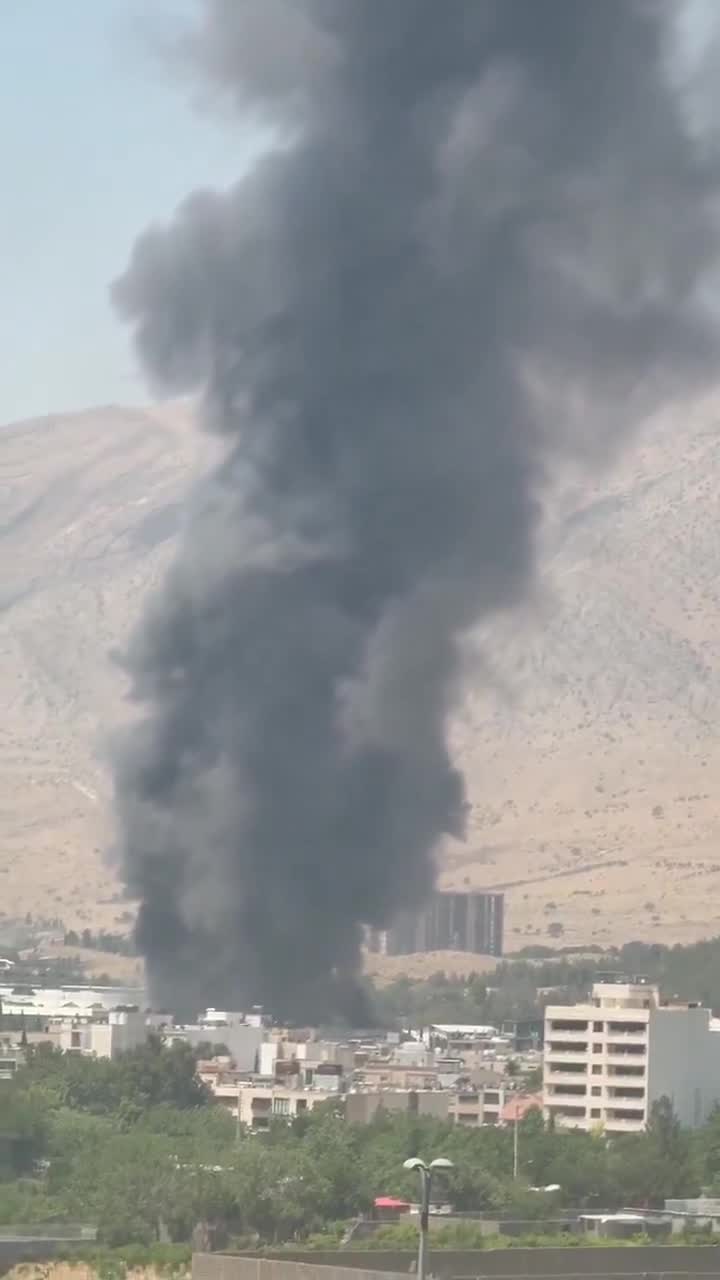 Smoke rising from Shiraz due to an airstrike in the last 10 minutes