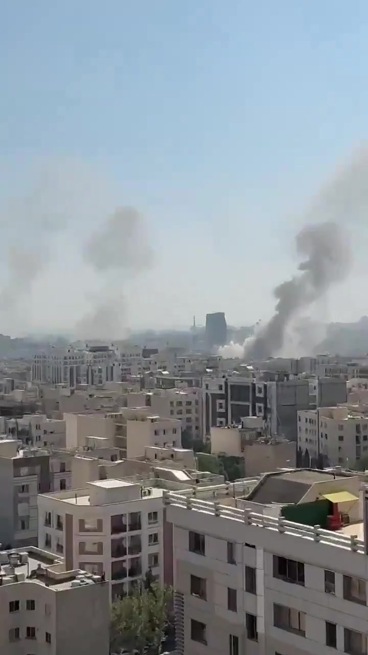 Widespread Israeli Air Force strikes are reported in the Iranian capital Tehran.  Strikes are also reported against Iranian military sites in Shiraz. The Israeli army has said its strikes against Iran's nuclear program and military industries are ongoing.