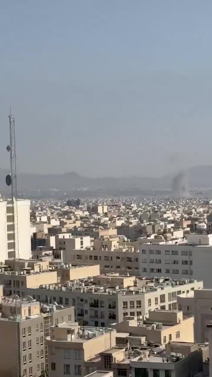 Widespread Israeli Air Force strikes are reported in the Iranian capital Tehran.  Strikes are also reported against Iranian military sites in Shiraz. The Israeli army has said its strikes against Iran's nuclear program and military industries are ongoing.