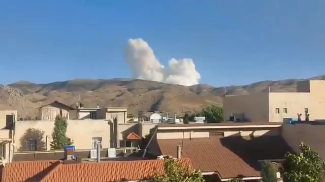 Video: Israeli airstrikes target eastern Tehran, the Iranian capital, amid heavy smoke plumes.