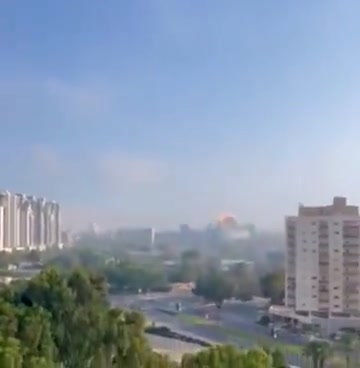 Footage of an Iranian ballistic missile slamming into Soroka Hospital in Beersheba, Israel, this morning