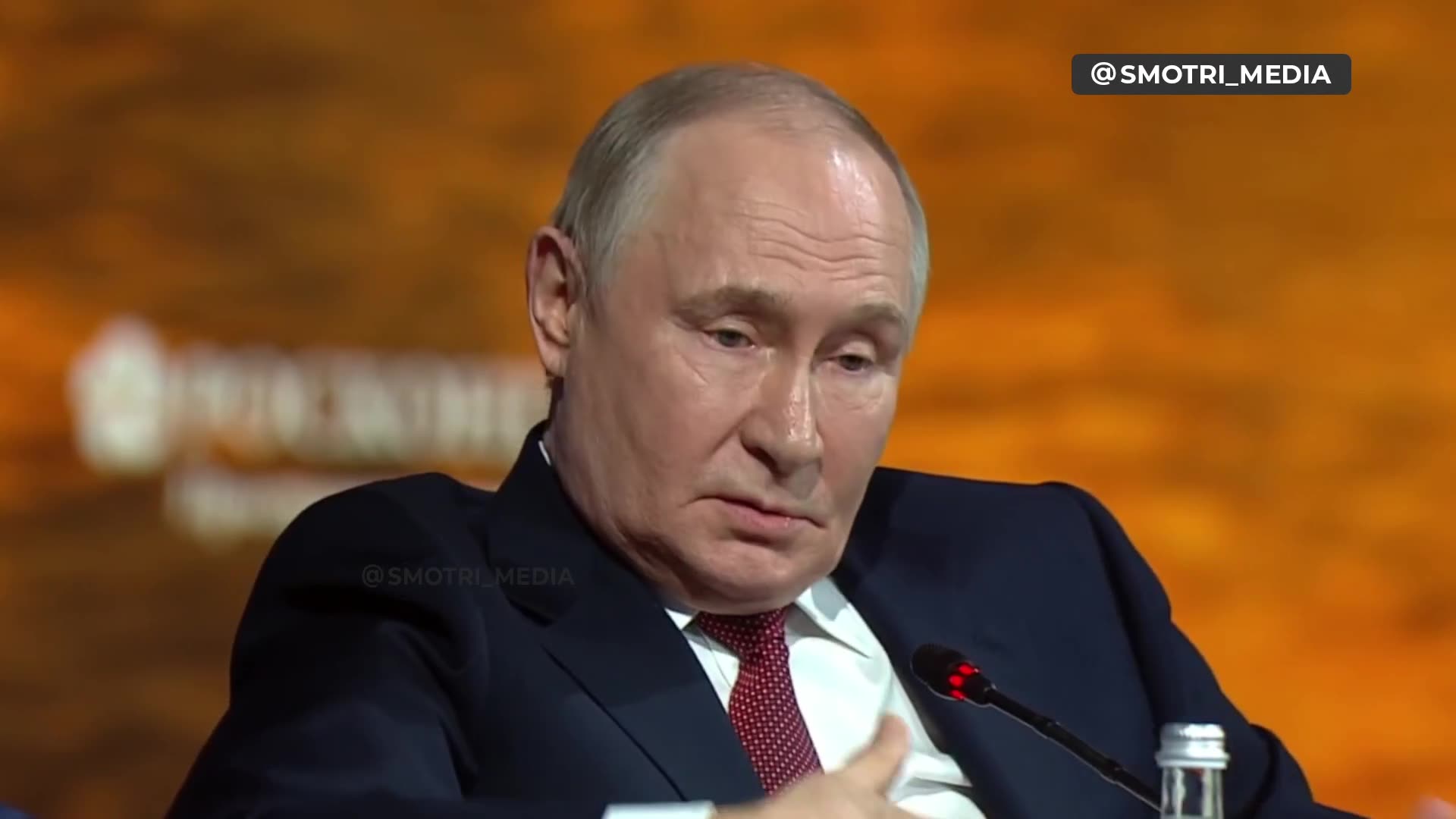 普京：俄罗斯和伊朗正在对抗同一支力量