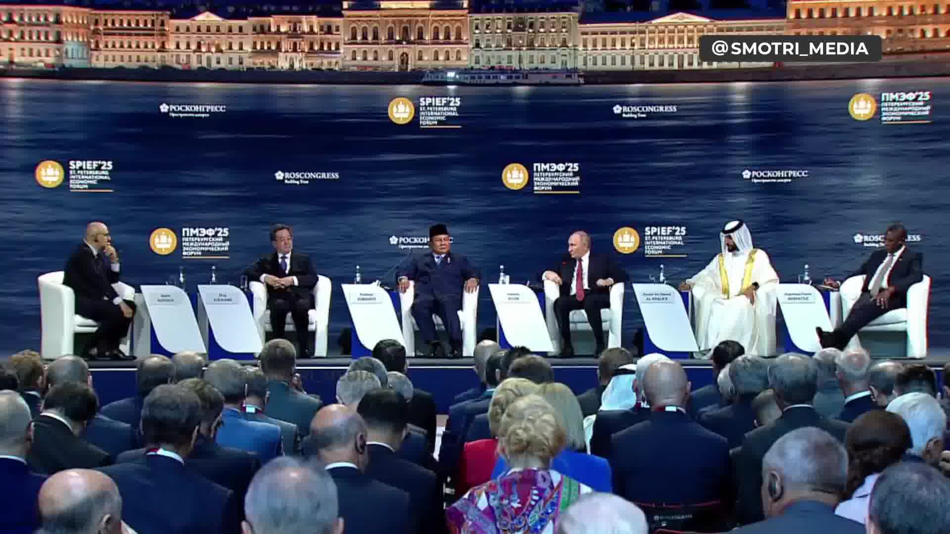 普京：俄罗斯和伊朗正在对抗同一支力量