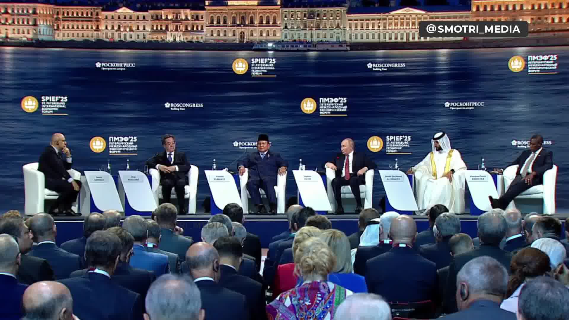 普京：俄罗斯和伊朗正在对抗同一支力量