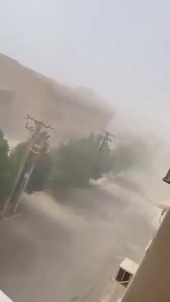 Huge blasts hit several sites in Ahvaz