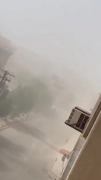 Huge blasts hit several sites in Ahvaz