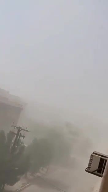 Huge blasts hit several sites in Ahvaz