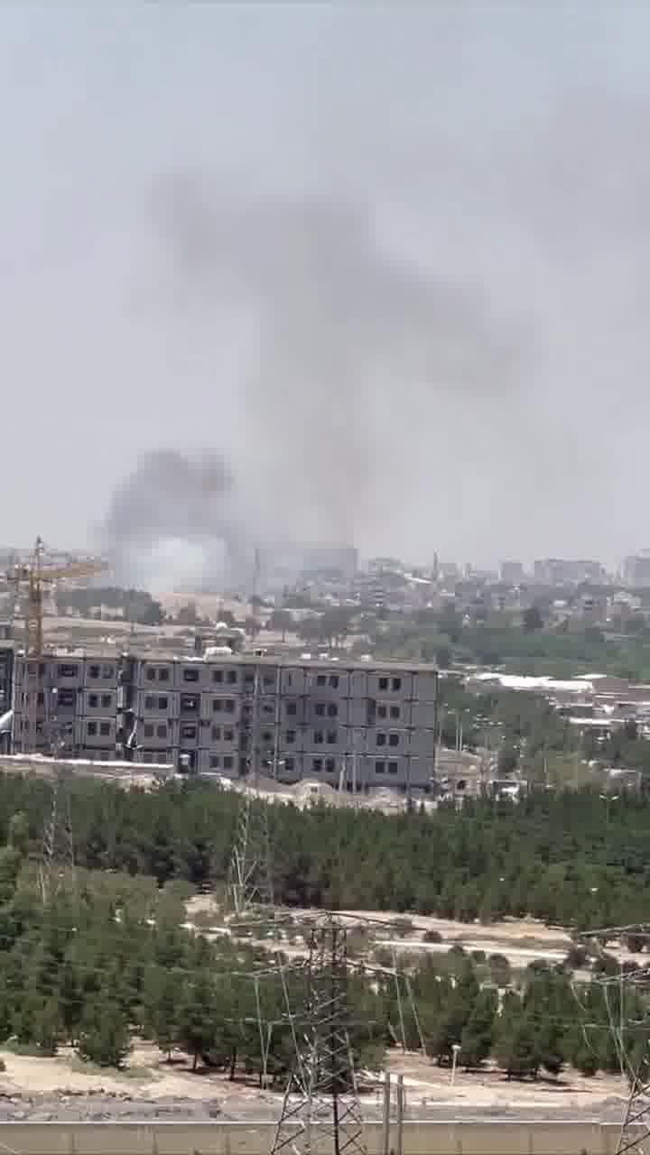 Airstrikes reported in Isfahan