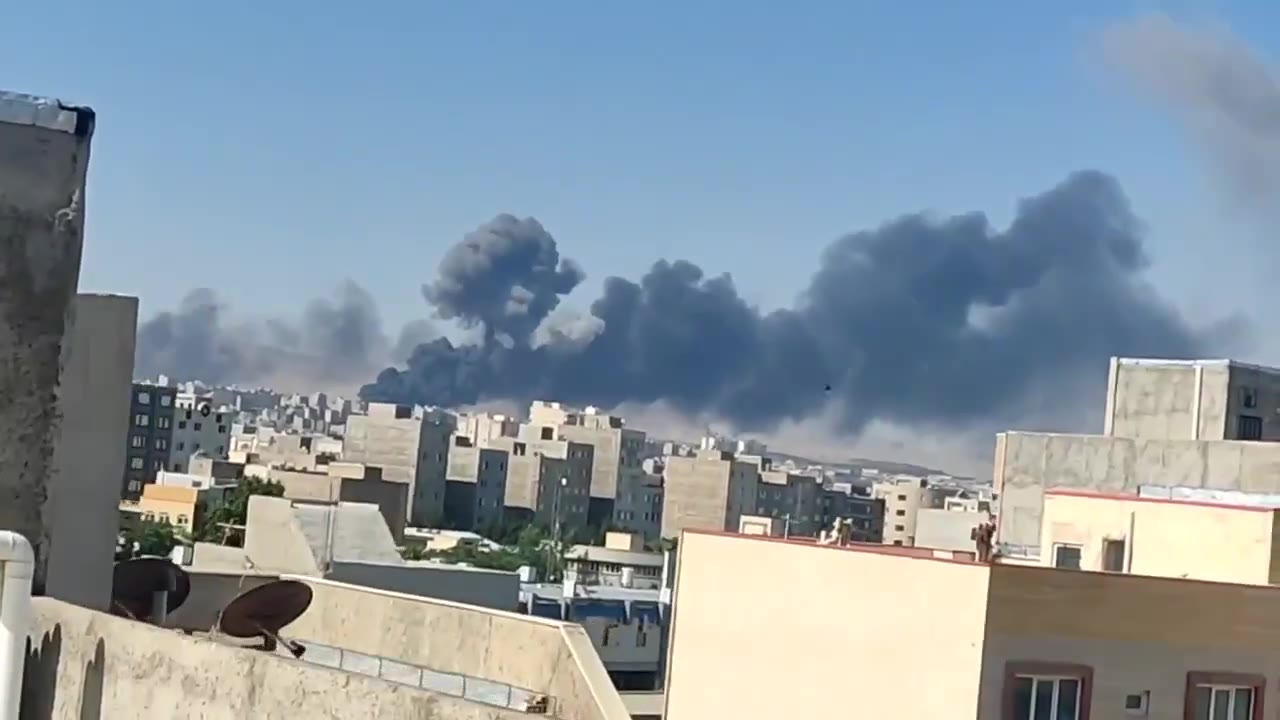 Israeli warplanes keep striking targets in Tehran