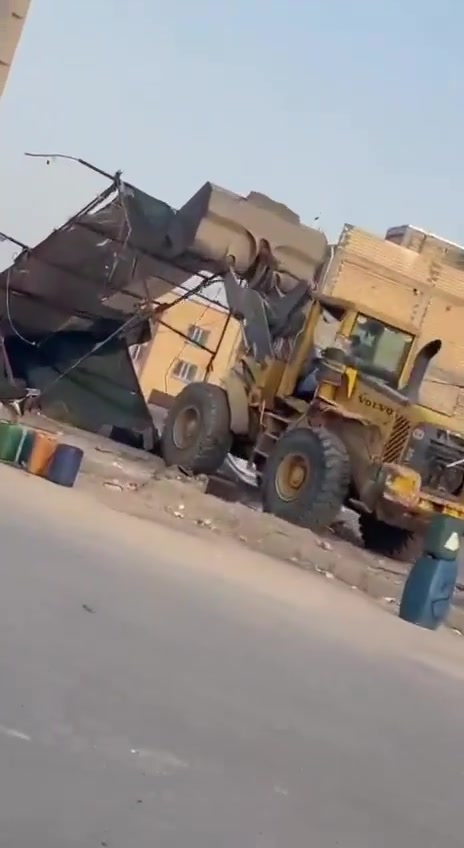 Iranshahr, southeast Iran: Security forces and municipal authorities used a loader to demolish the makeshift stalls and business sites of Baluch street vendors at Aminifard roundabout
