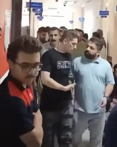 Sanandaj, western Iran: Shopkeepers of Tanakoora market in Sanandaj protest frequent and prolonged power outages severely impacting their businesses during peak hours, leading to loss of customers and revenue