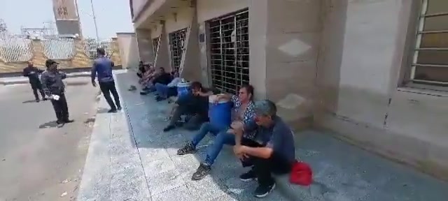 Khuzestan province, southwest Iran: Eighth day of strikes and protests by contract workers of the Razi Petrochemical company. Two protesting workers who had been arrested earlier in the week have not been released yet
