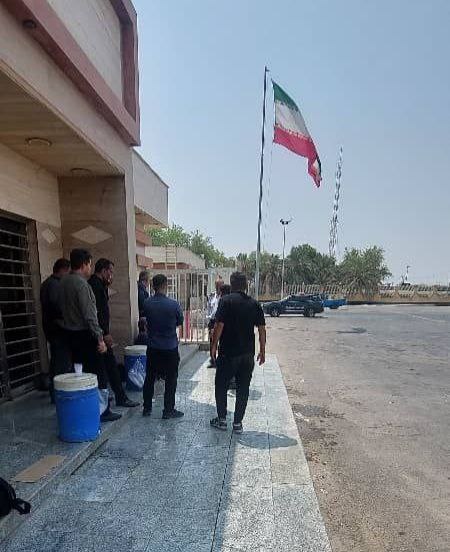 Khuzestan province, southwest Iran: Eighth day of strikes and protests by contract workers of the Razi Petrochemical company. Two protesting workers who had been arrested earlier in the week have not been released yet