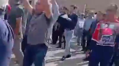 Gachsaran, southwest Iran: Contract workers of the oil and gas sector resume protests in front of the headquarters of the oil and gas company, demanding higher salaries and job security