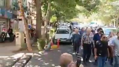 Isfahan, central Iran: Retirees from the steel and mining sectors rally to protest government policies, poor economic conditions, and low pensions. Protesters chant, Oh, head of the government, you lied to the nation.