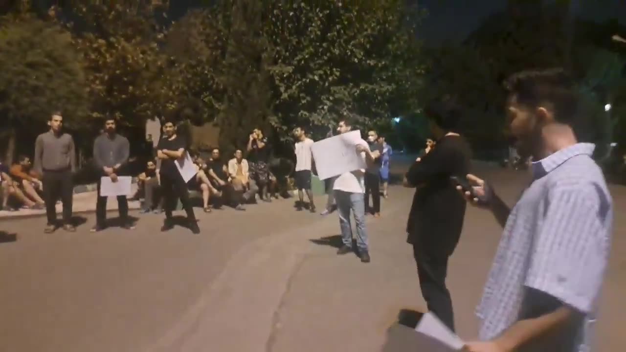 Tehran, Iran: Dormitory students at the University of Tehran — both in the male dormitory (Kuy-e-Daneshgah) and the Fatemieh female dormitory — took to the dormitory street in protest against a new decision by the university’s board of directors