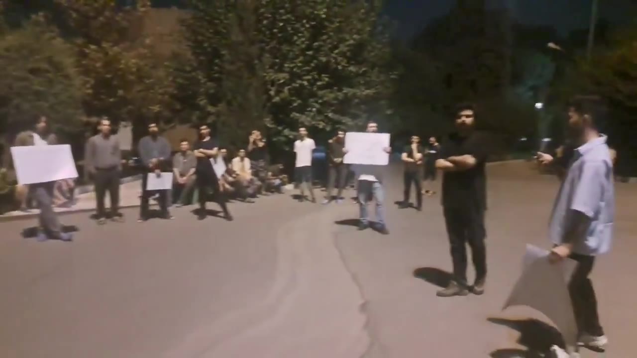 Tehran, Iran: Dormitory students at the University of Tehran — both in the male dormitory (Kuy-e-Daneshgah) and the Fatemieh female dormitory — took to the dormitory street in protest against a new decision by the university’s board of directors