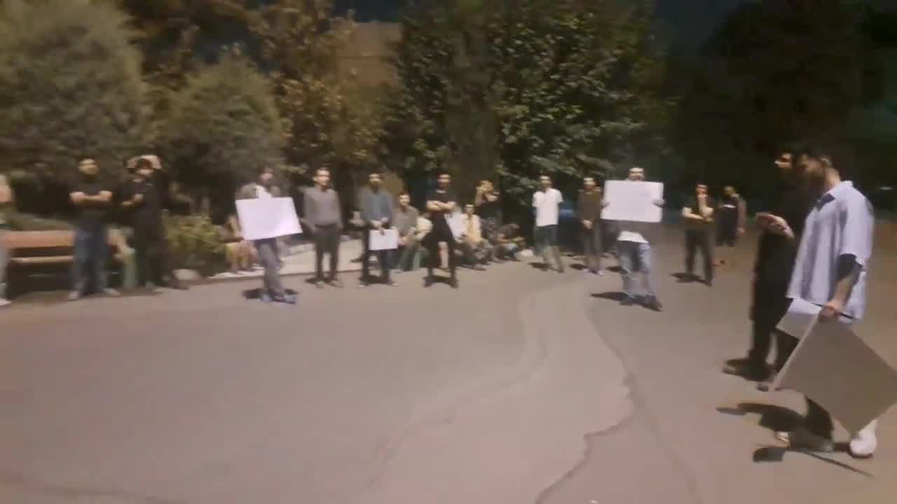 Tehran, Iran: Dormitory students at the University of Tehran — both in the male dormitory (Kuy-e-Daneshgah) and the Fatemieh female dormitory — took to the dormitory street in protest against a new decision by the university’s board of directors