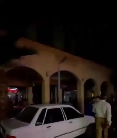 Gachsaran, southwest Iran: Shopkeepers protest power outages and business disruptions. At the height of daily bustle and activity, the electricity is cut, causing serious disruptions to businesses and everyday life