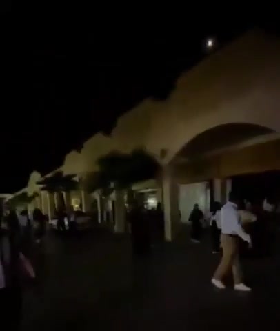 Gachsaran, southwest Iran: Shopkeepers protest power outages and business disruptions. At the height of daily bustle and activity, the electricity is cut, causing serious disruptions to businesses and everyday life