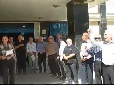 Kermanshah, western Iran: Retired employees of the Telecommunications Company of Iran (TCI) held a protest against injustice and the broken promises of the company's legal managers.The Executive Headquarters of Imam's Directive and the IRGC’s Cooperative Foundation,